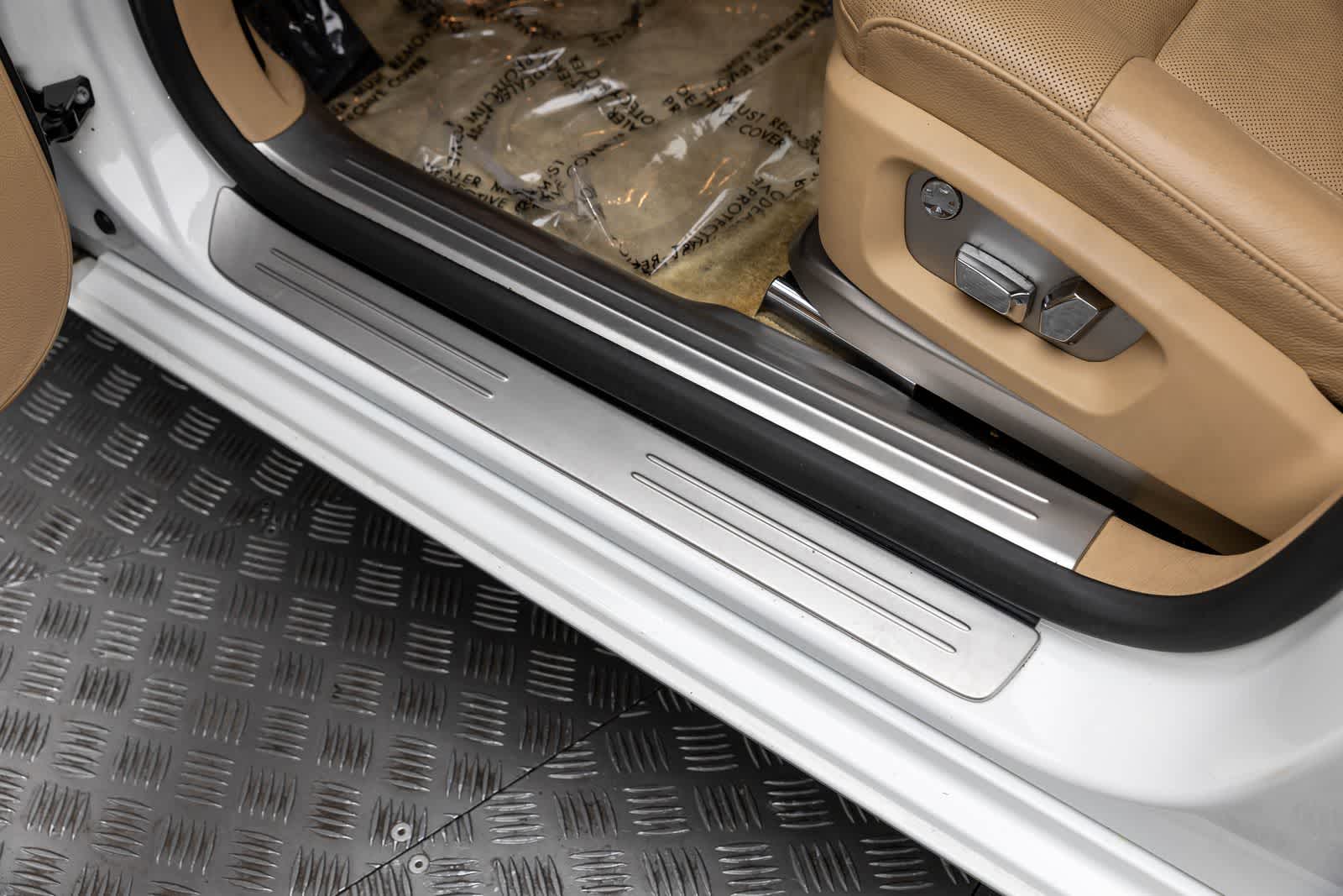 Thumbnail: 2011 Rolls-Royce Ghost - 10