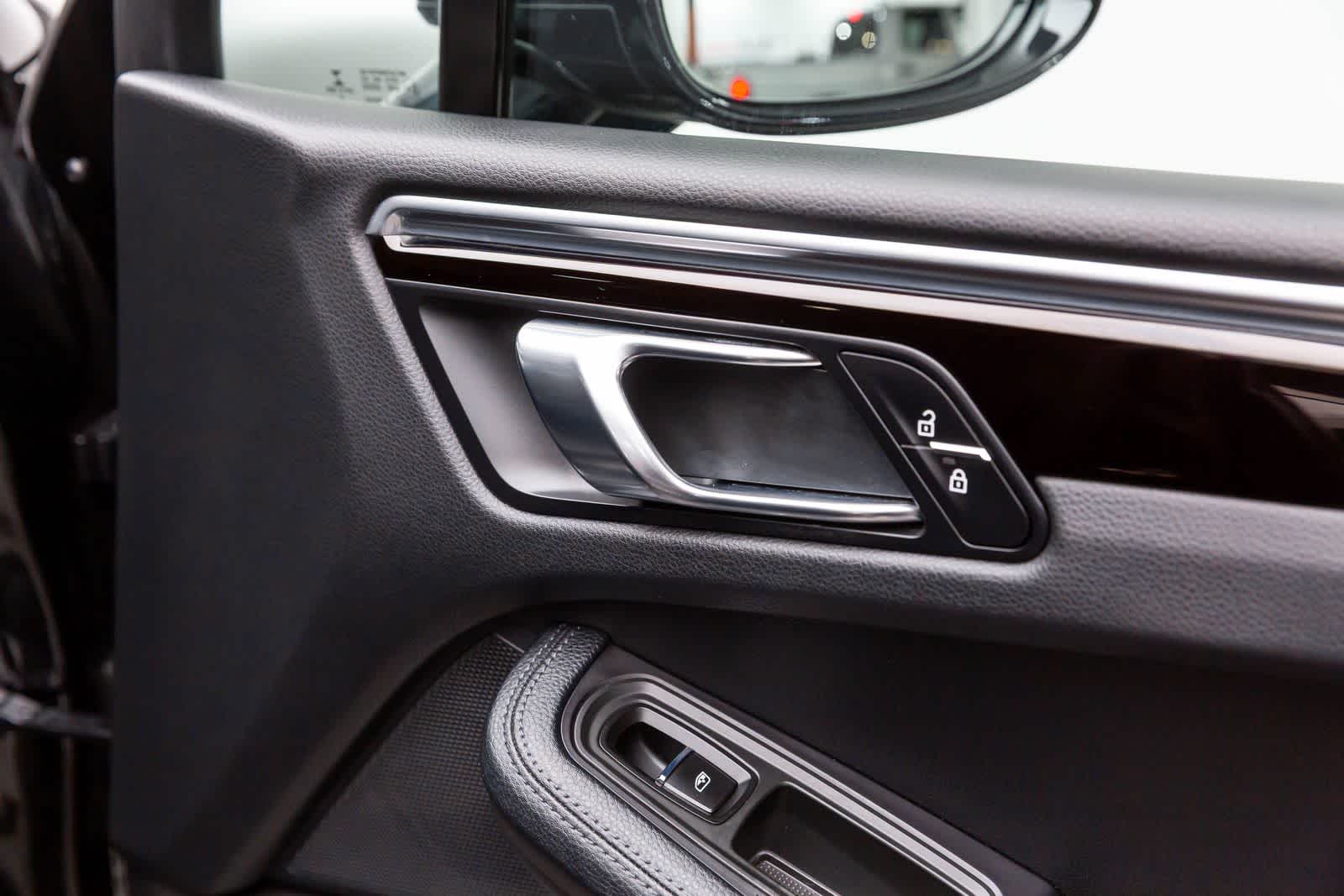 Thumbnail: 2022 Porsche Macan - 46