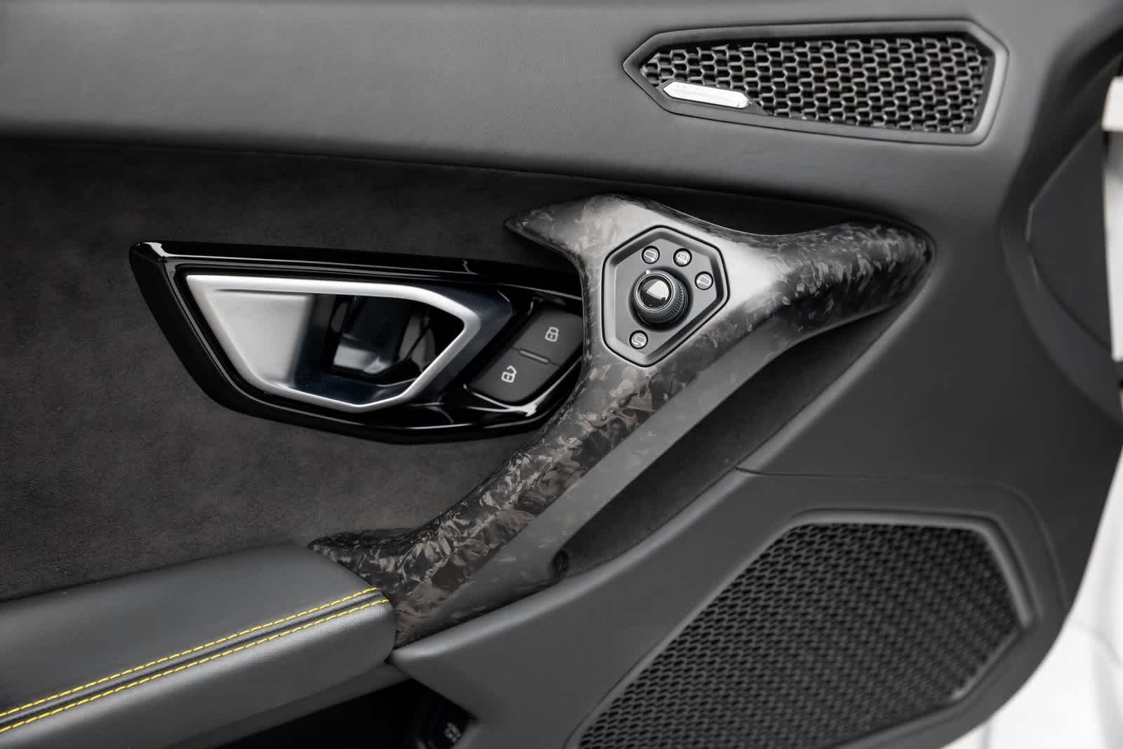 Thumbnail: 2022 Lamborghini Huracan - 25
