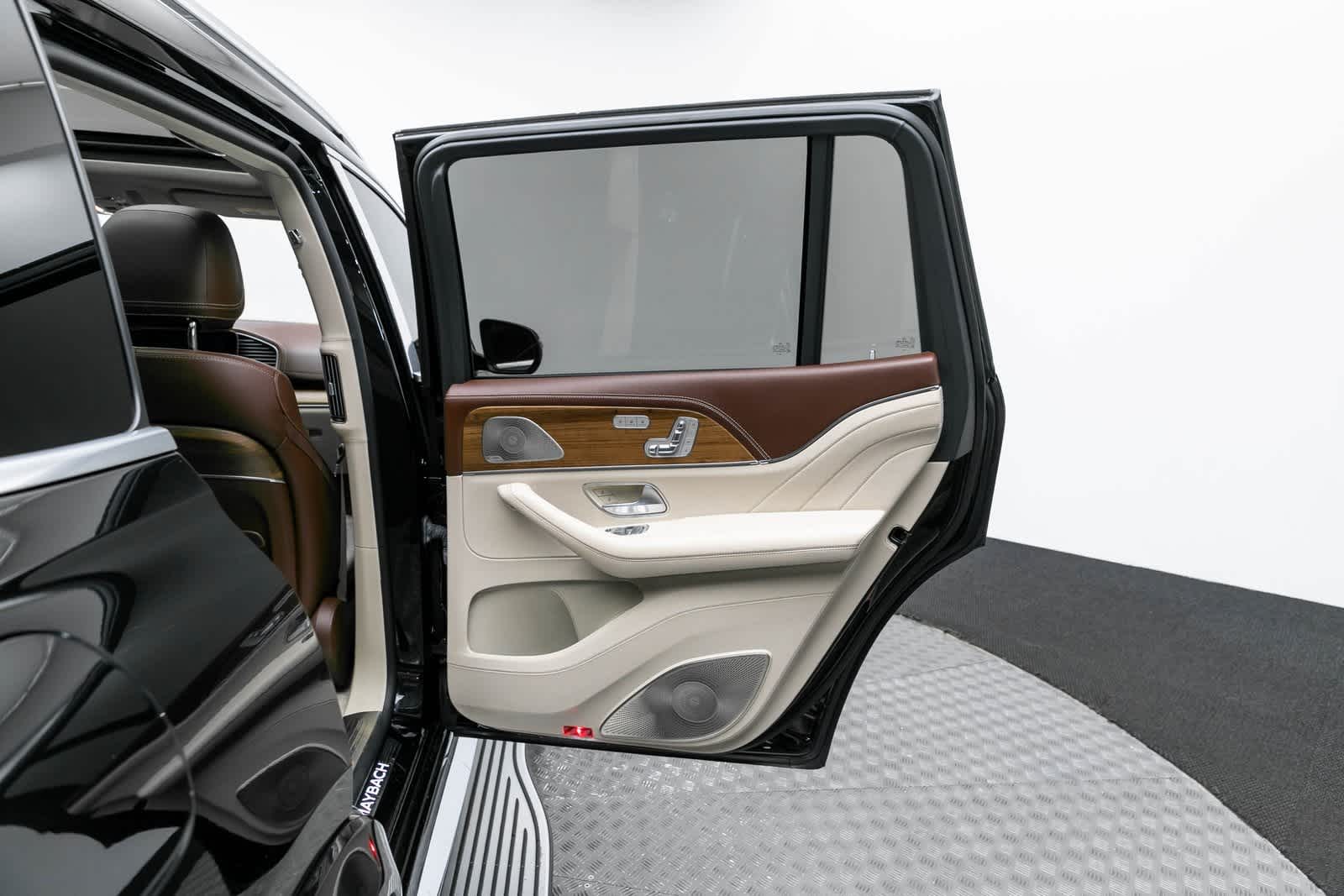 Thumbnail: 2023 Mercedes-Benz GLS - 48