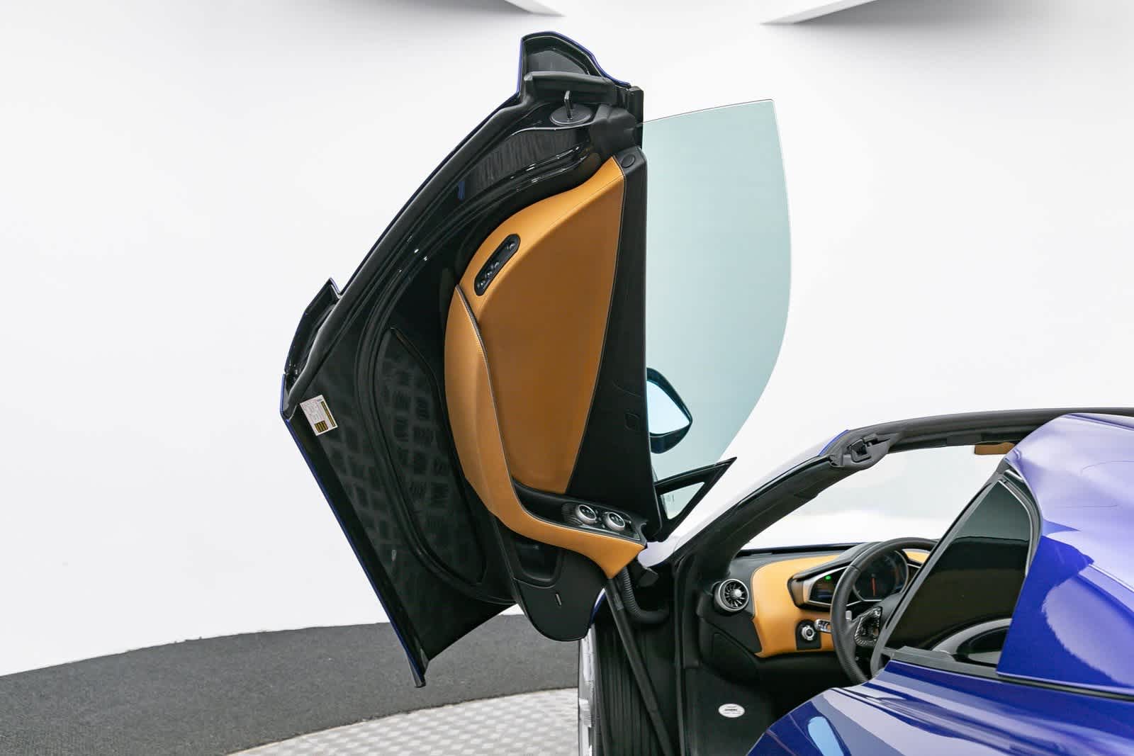Thumbnail: 2015 Mclaren  - 22