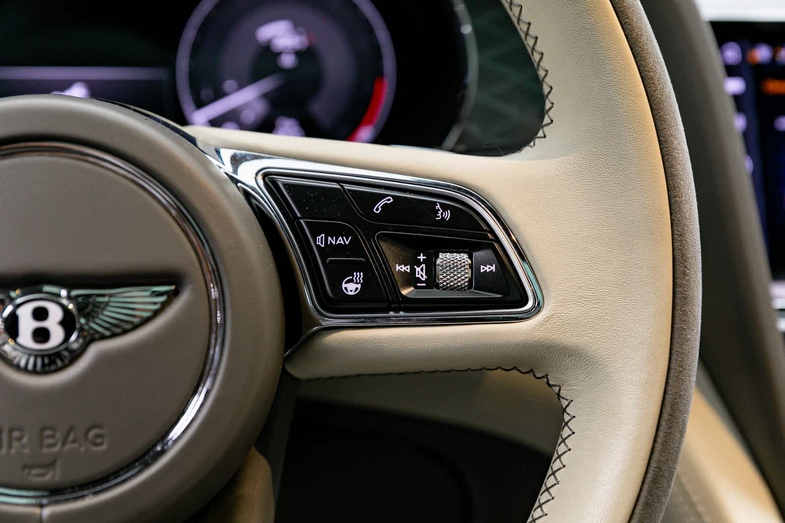 Thumbnail: 2022 Bentley Bentayga - 37