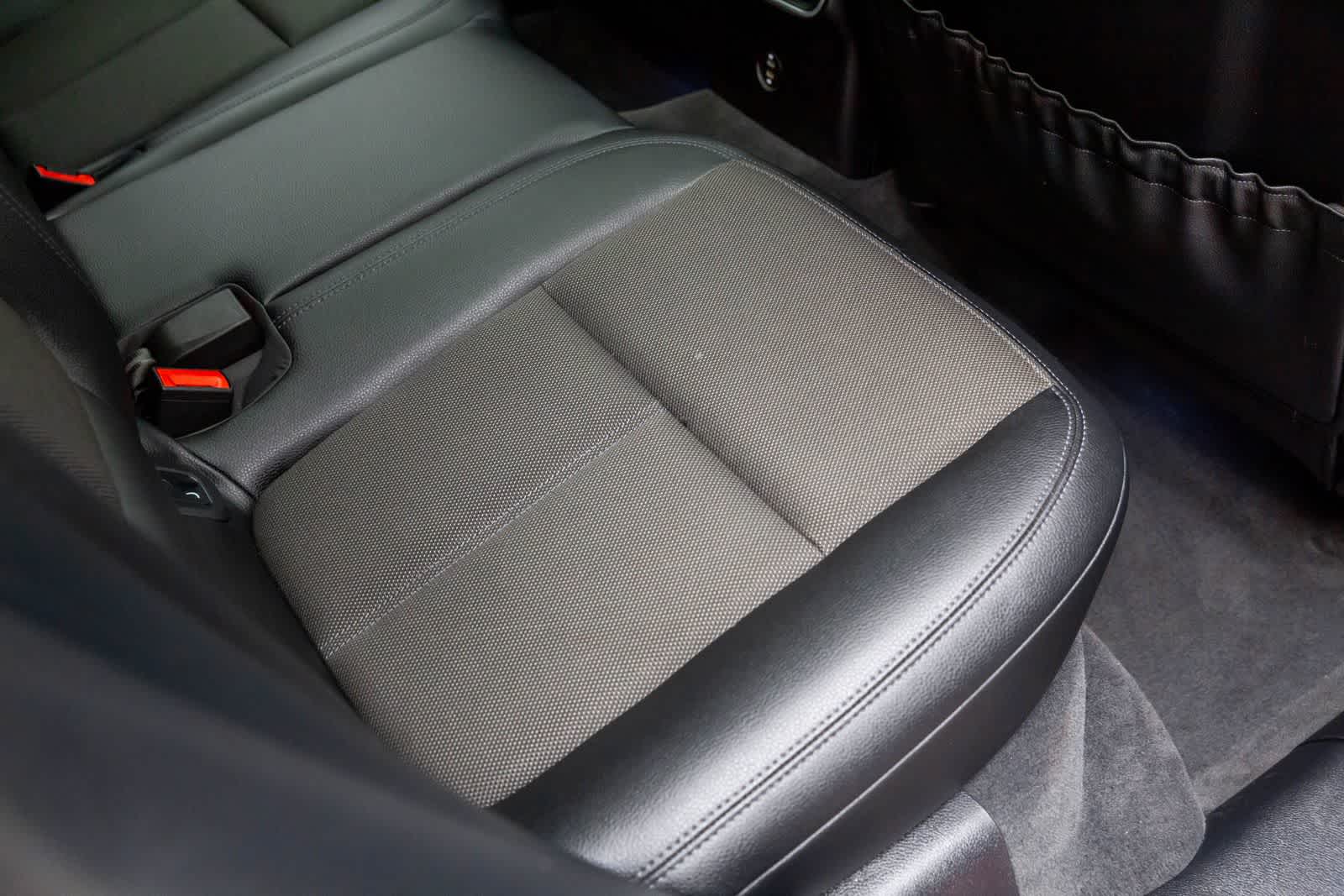 Thumbnail: 2022 Porsche Macan - 44