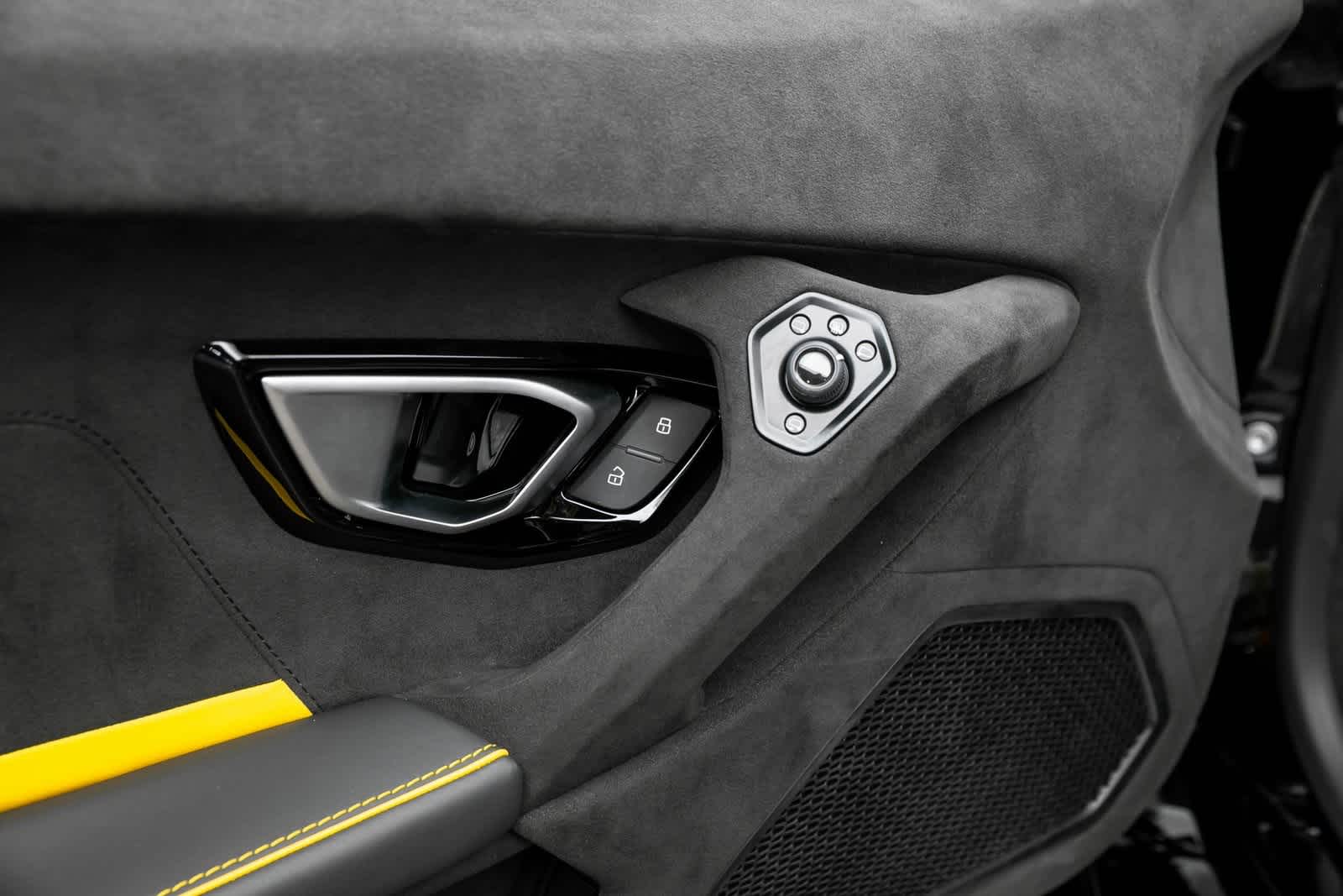 Thumbnail: 2024 Lamborghini Huracan - 20