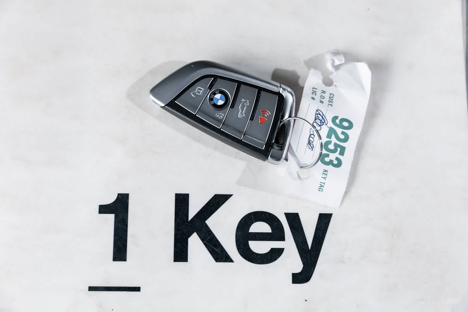 Thumbnail: 2023 BMW M5 - 20