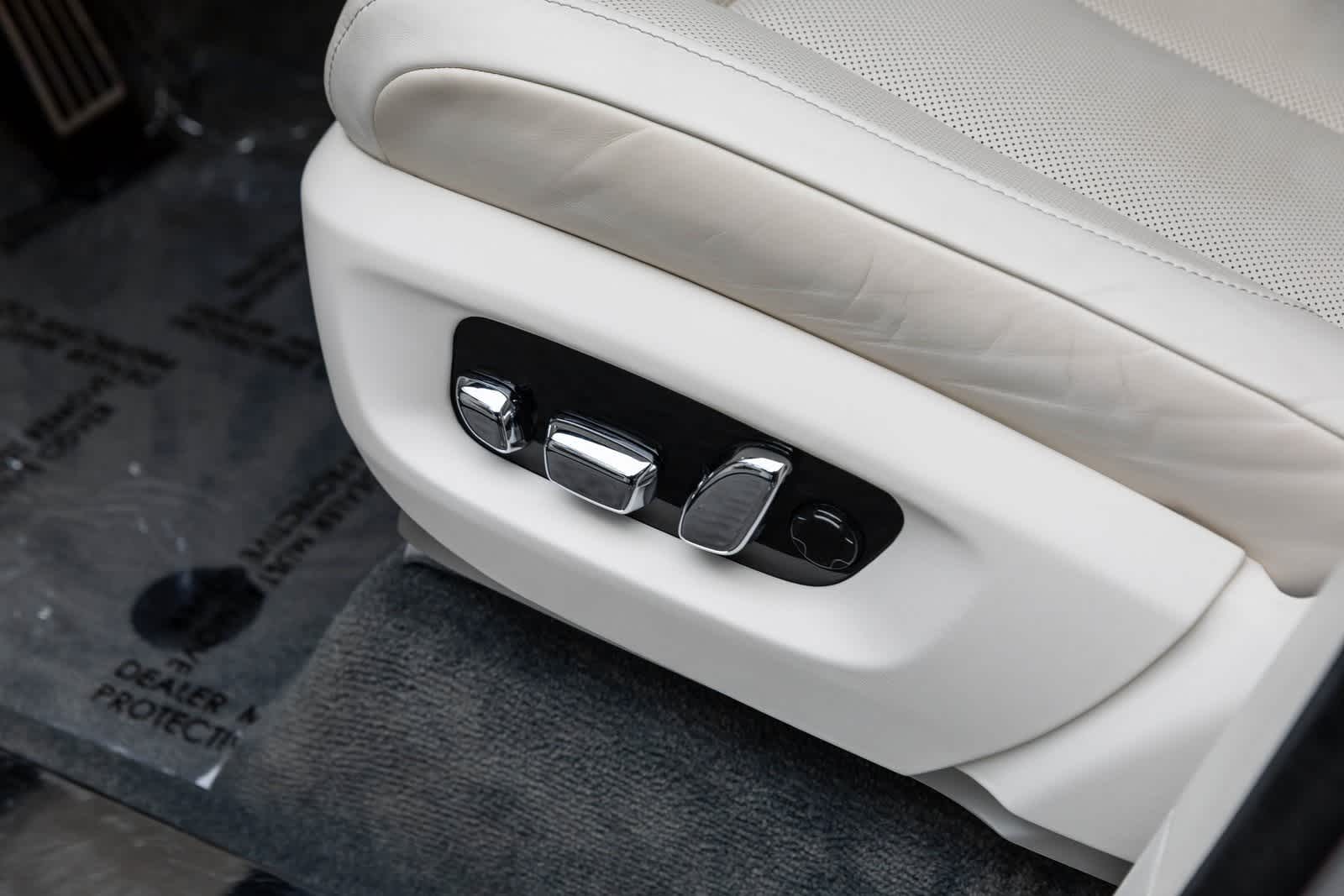 Thumbnail: 2022 Rolls-Royce Cullinan - 13
