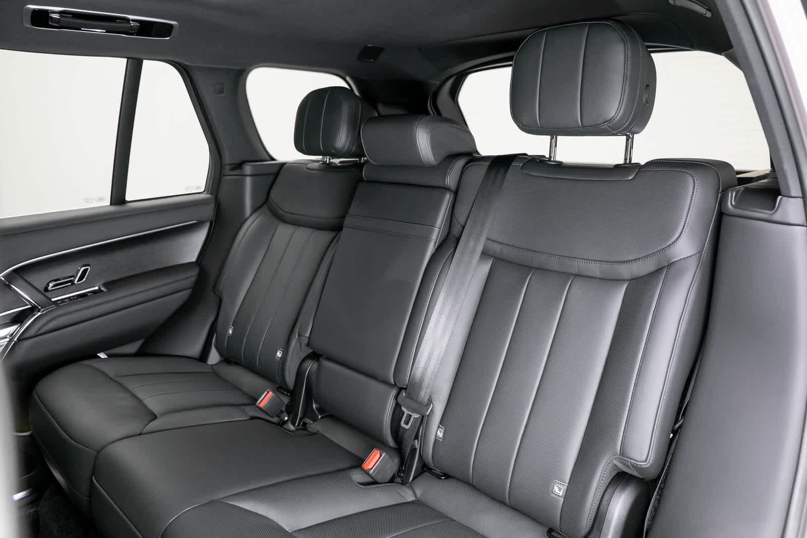 Thumbnail: 2025 Land Rover Range Rover - 14
