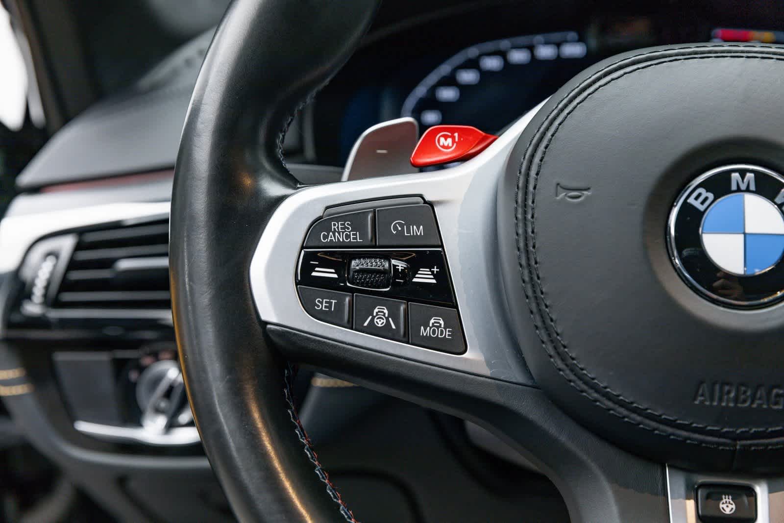 Thumbnail: 2023 BMW M5 - 32