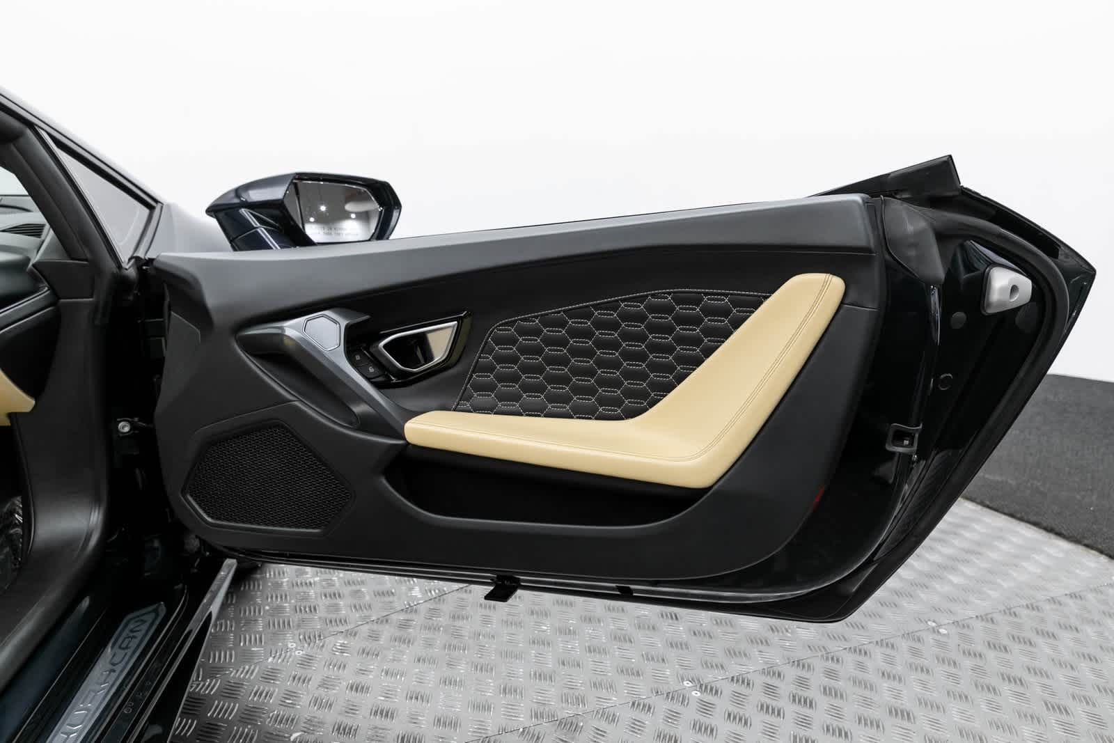 Thumbnail: 2019 Lamborghini Huracan - 40