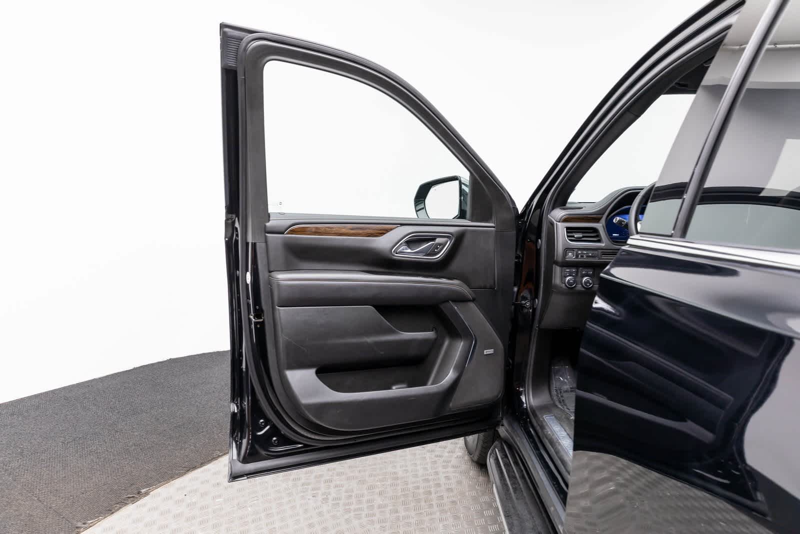 Thumbnail: 2024 Chevrolet Suburban - 23