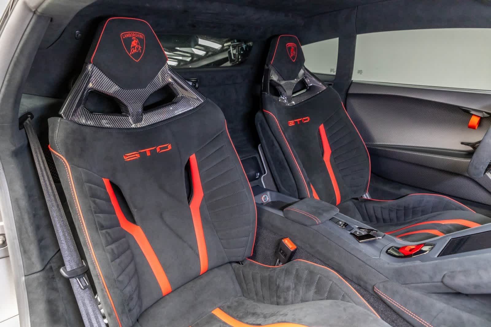 Thumbnail: 2022 Lamborghini Huracan - 13