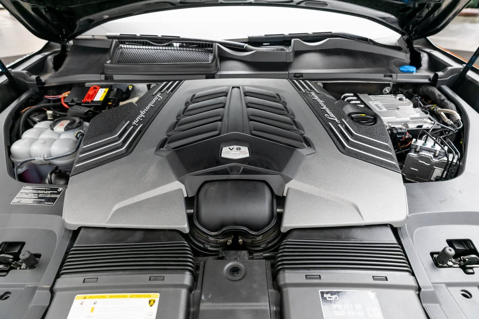 Thumbnail: 2022 Lamborghini Urus - 8