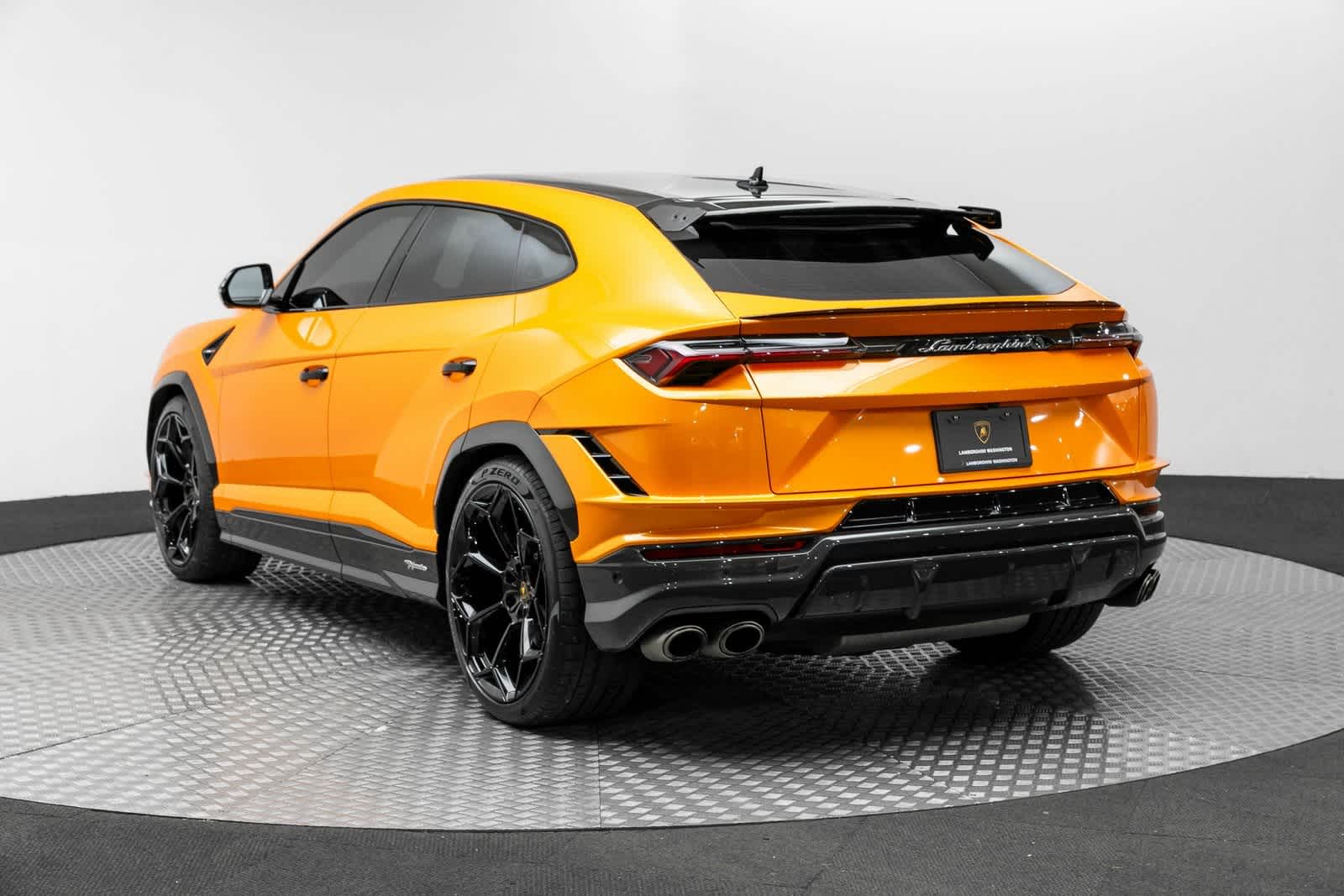 Thumbnail: 2024 Lamborghini Urus - 18