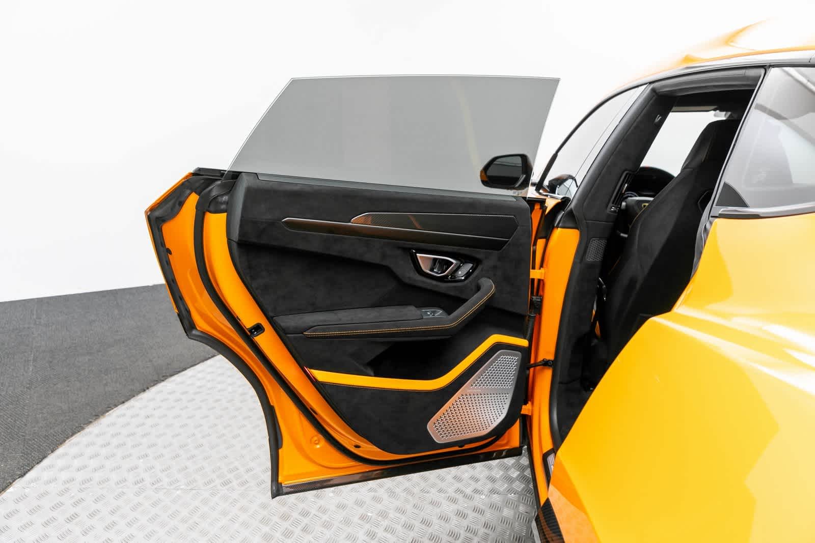 Thumbnail: 2024 Lamborghini Urus - 37