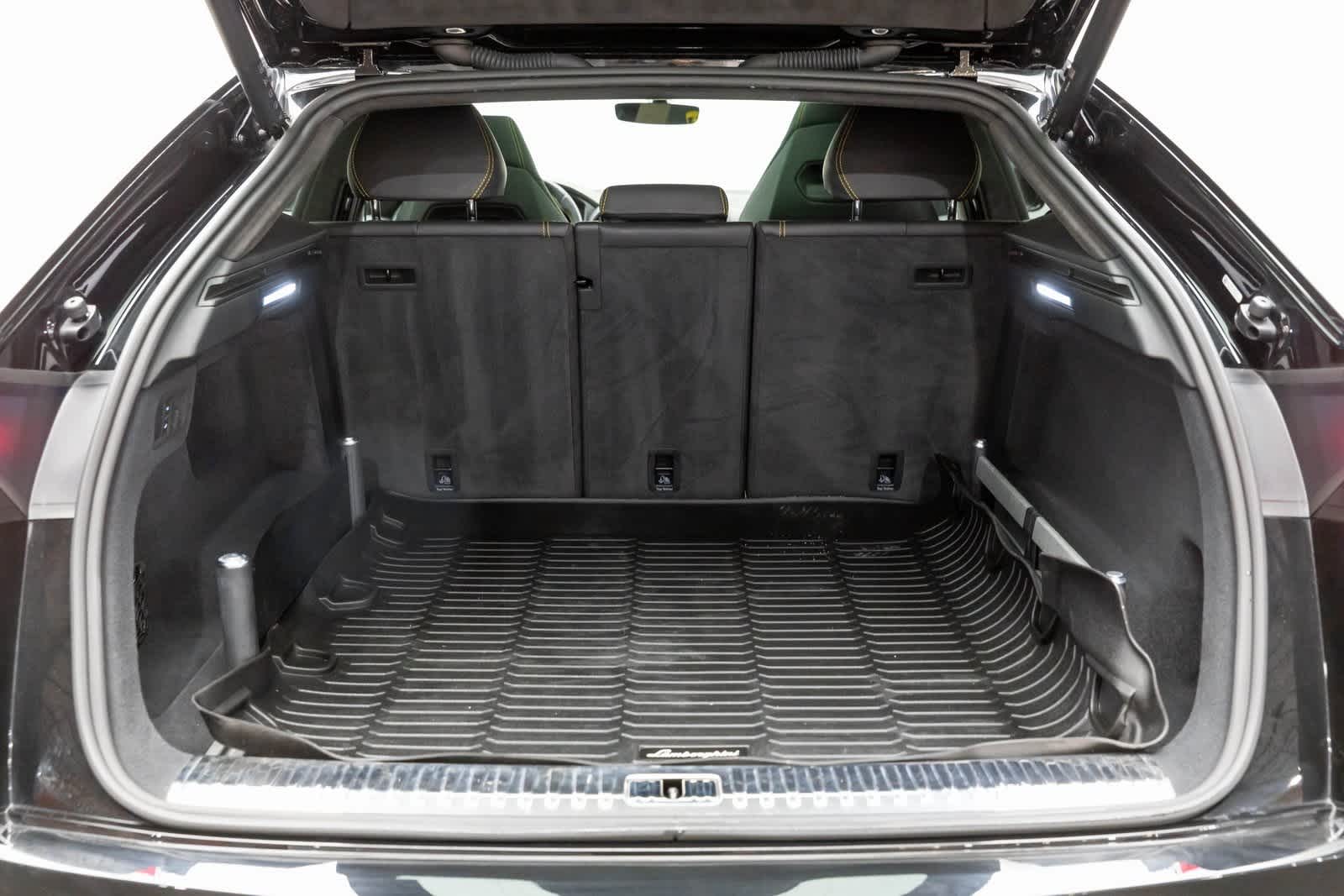 Thumbnail: 2022 Lamborghini Urus - 17