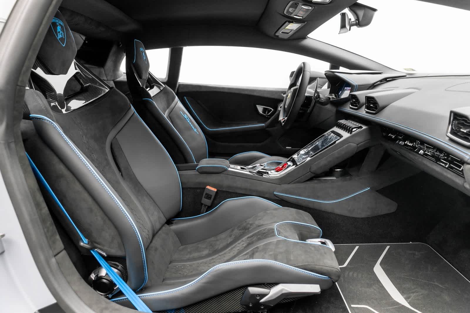 Thumbnail: 2024 Lamborghini Huracan - 12