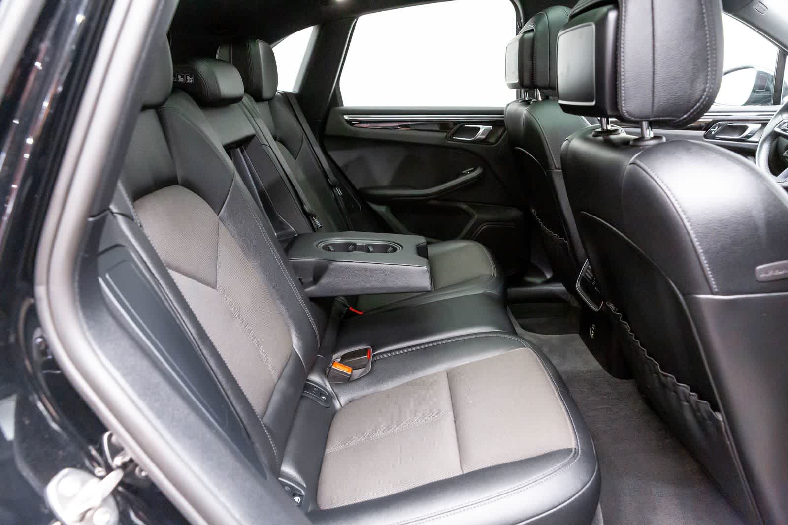 Thumbnail: 2022 Porsche Macan - 12