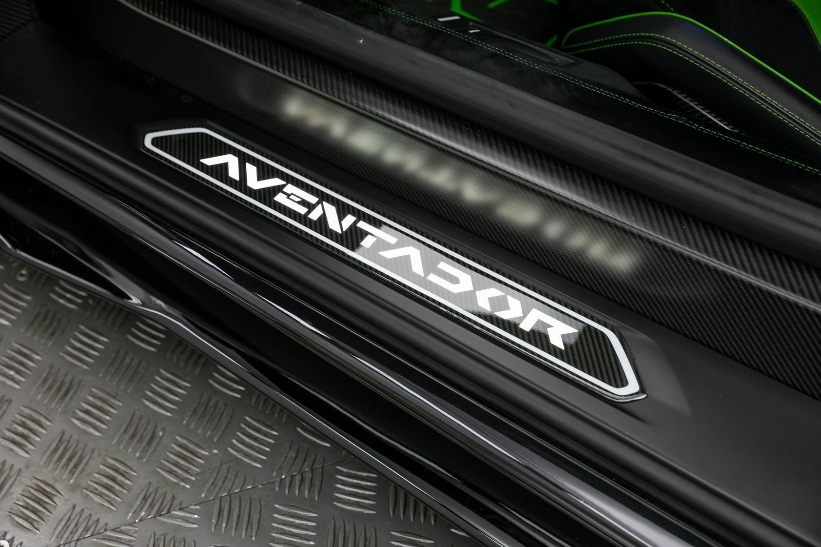 2021 Lamborghini Aventador SVJ 19