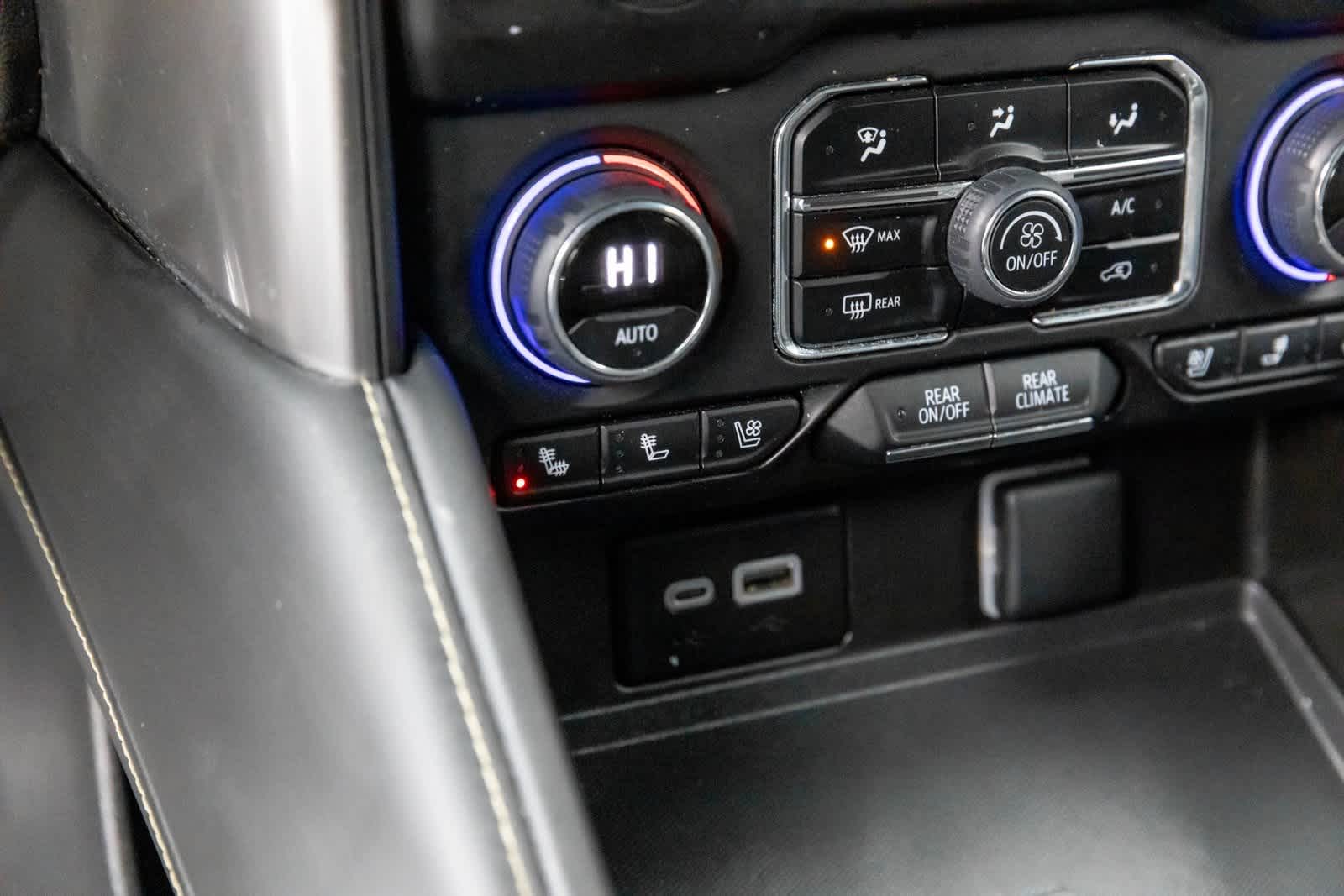 Thumbnail: 2024 Chevrolet Suburban - 32