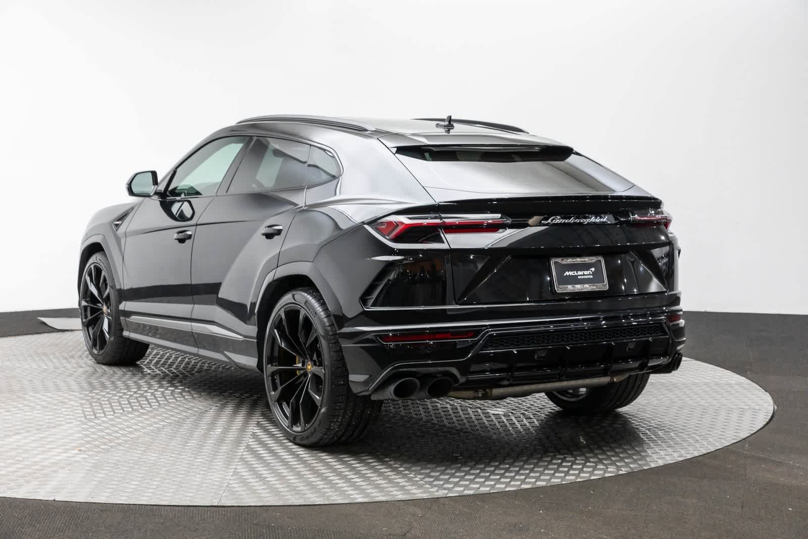 Thumbnail: 2022 Lamborghini Urus - 4