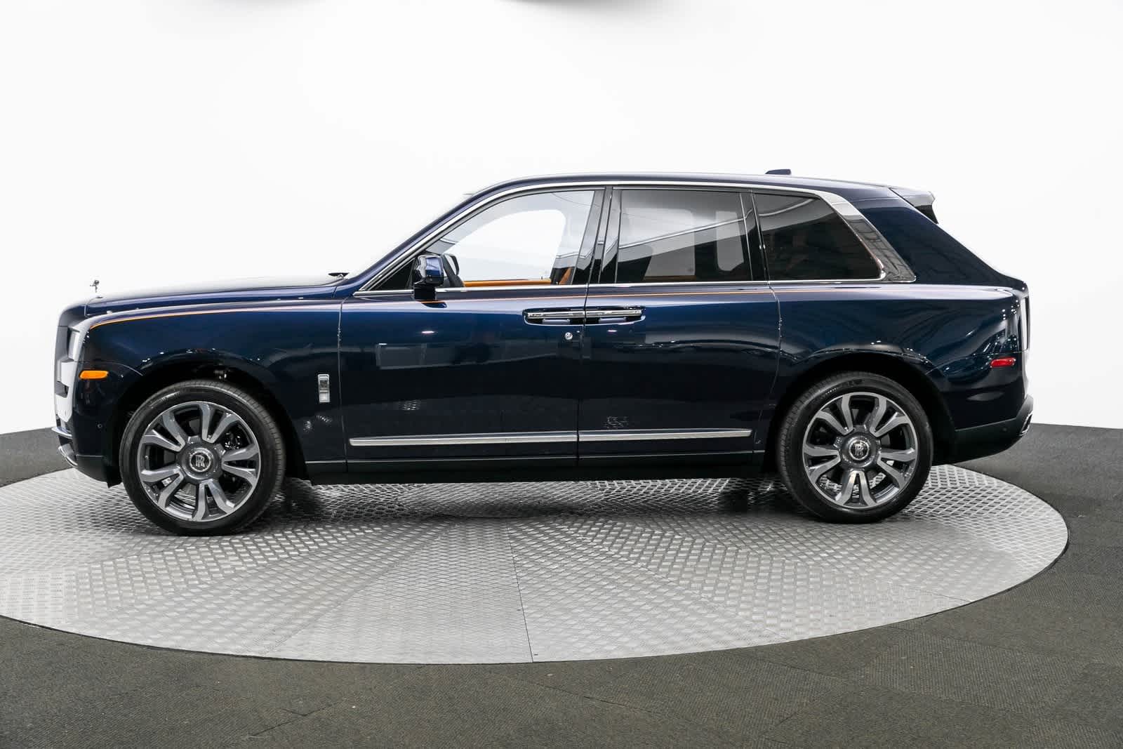 Thumbnail: 2024 Rolls-Royce Cullinan - 3