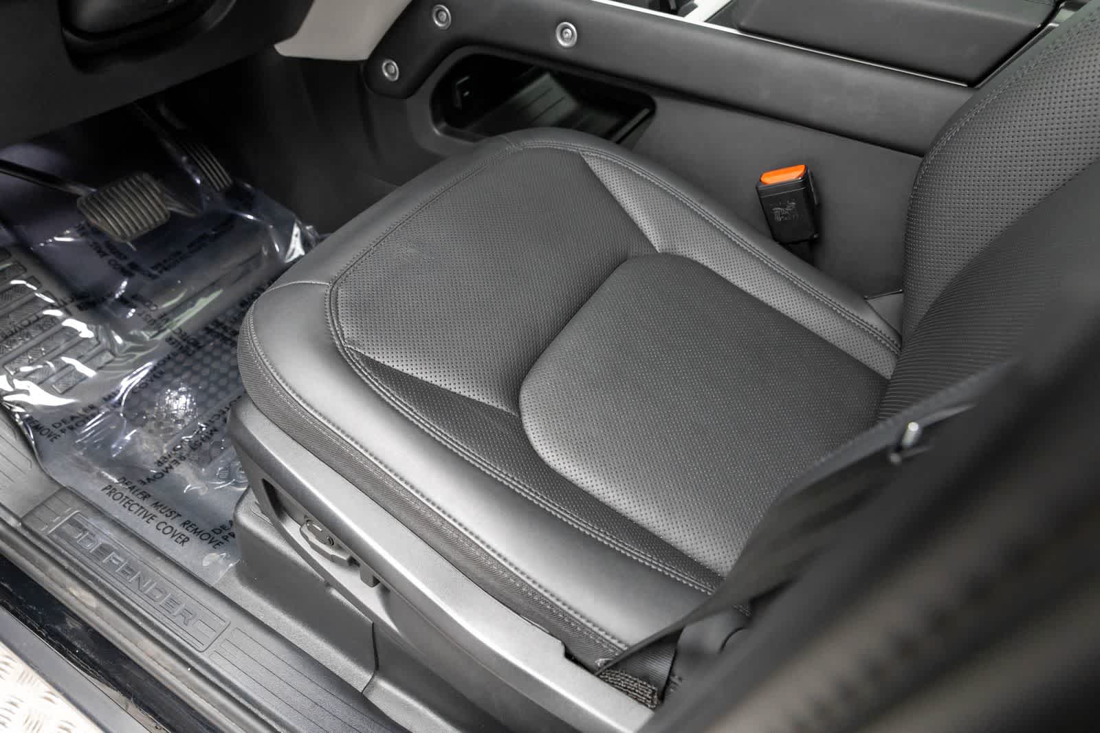 Thumbnail: 2025 Land Rover Defender - 27