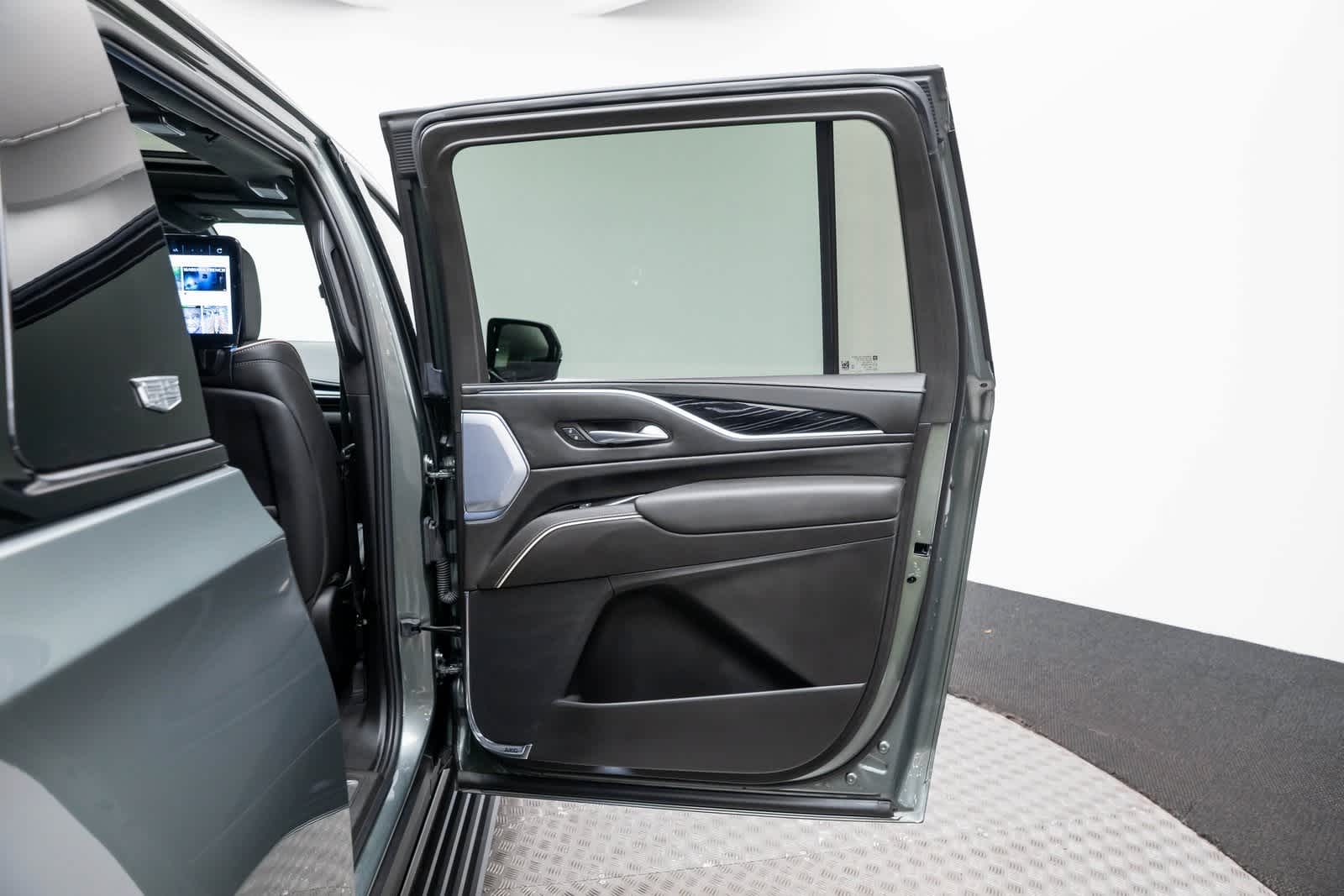 Thumbnail: 2023 Cadillac Escalade - 40
