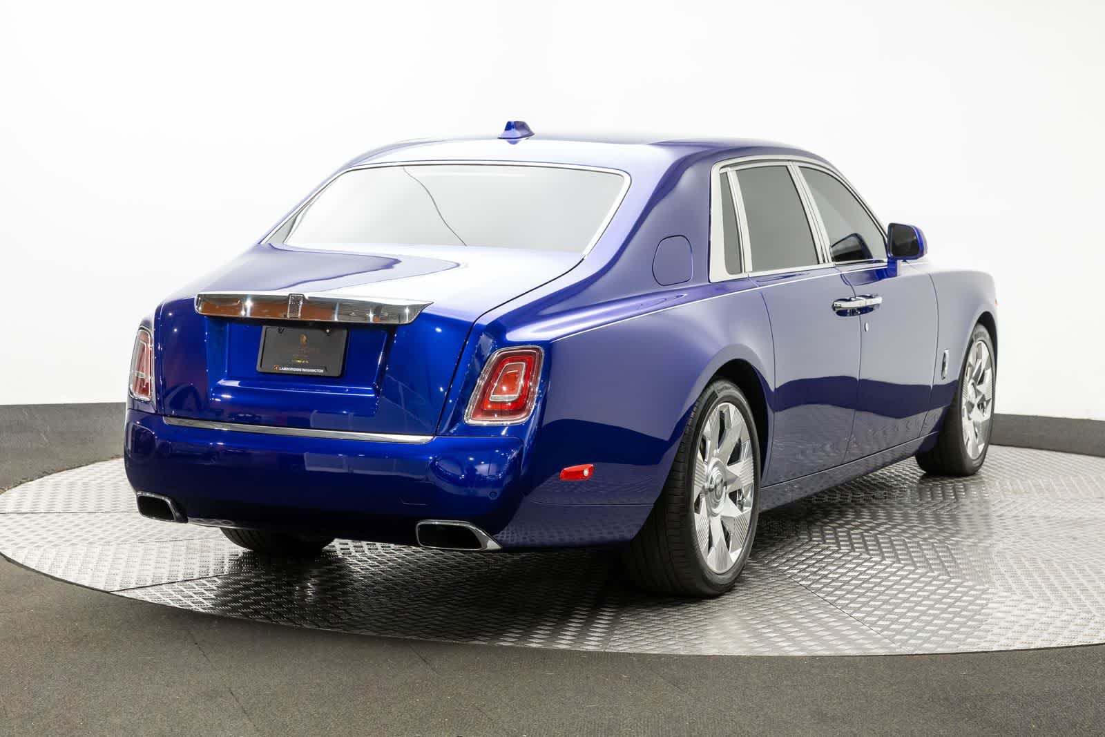Thumbnail: 2023 Rolls-Royce Phantom - 2