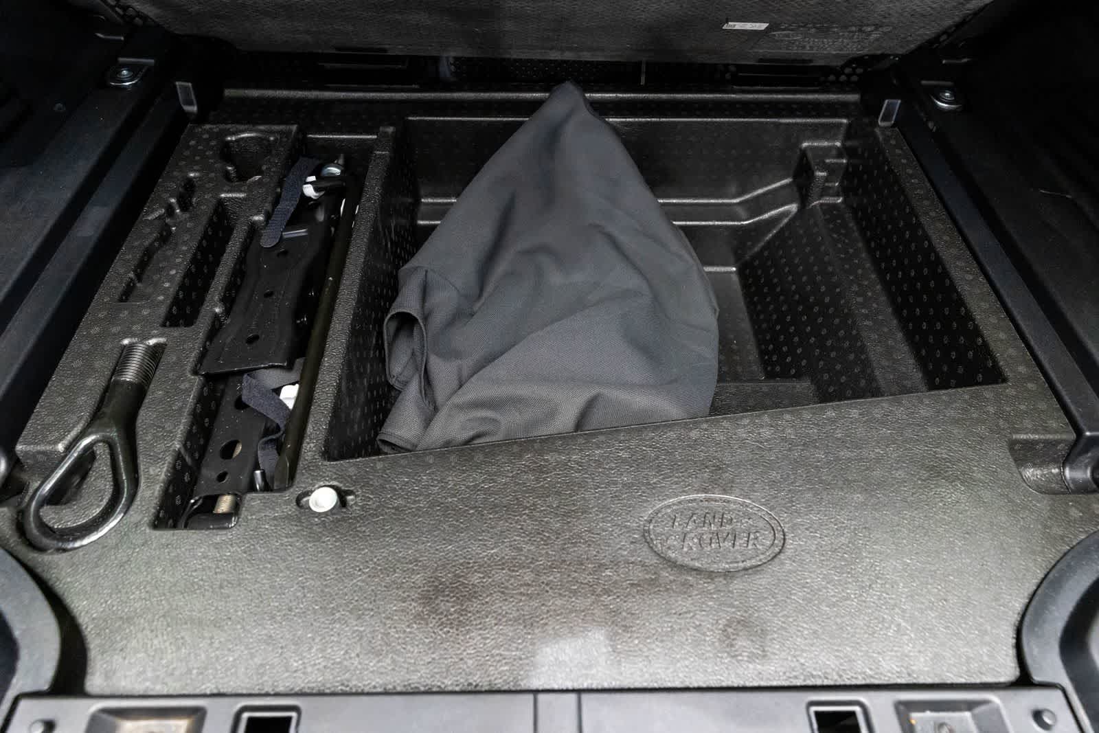 Thumbnail: 2025 Land Rover Defender - 35