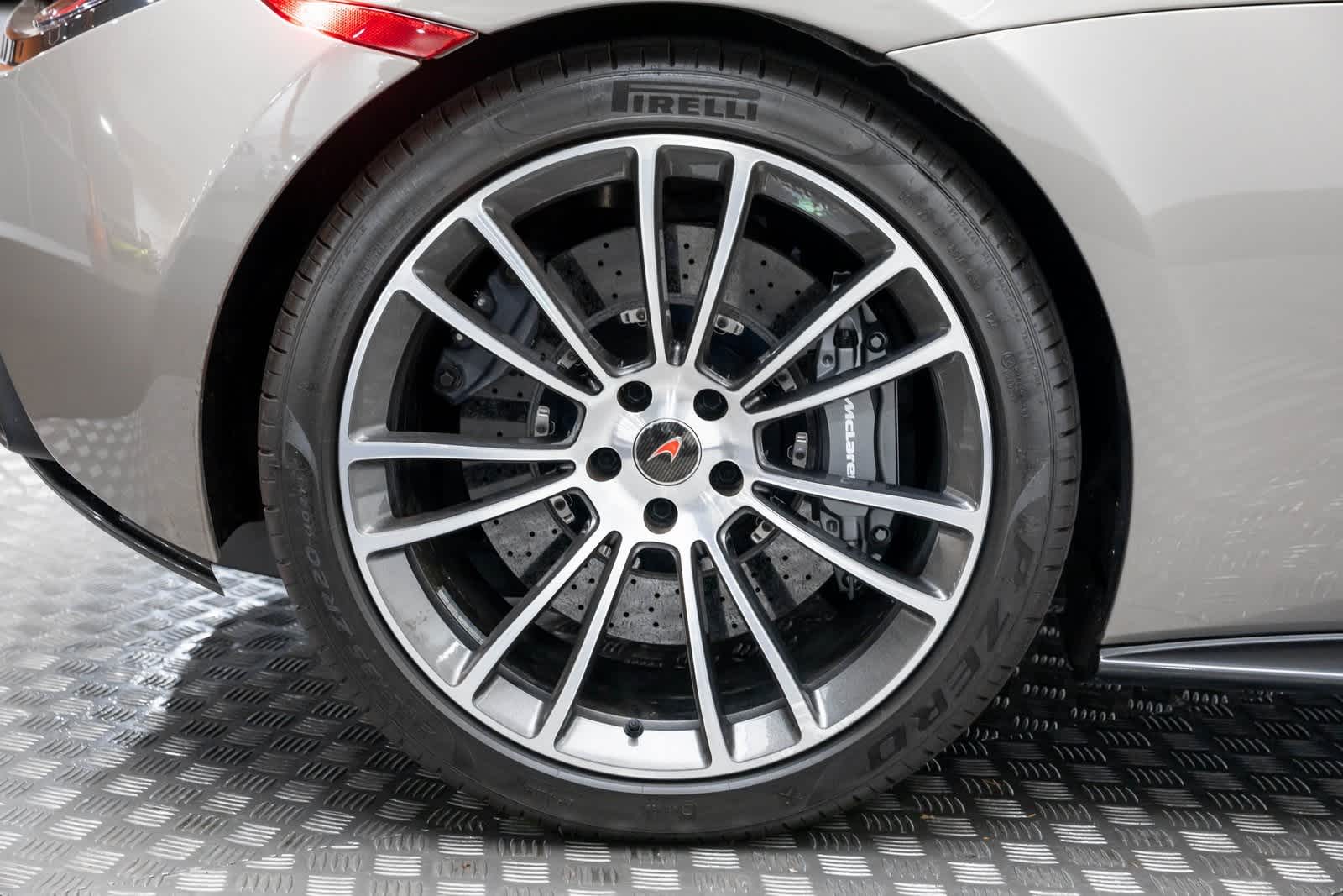 Thumbnail: 2018 Mclaren  - 40