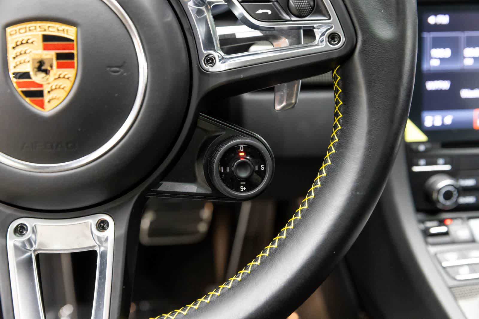 Thumbnail: 2019 Porsche 911 - 33