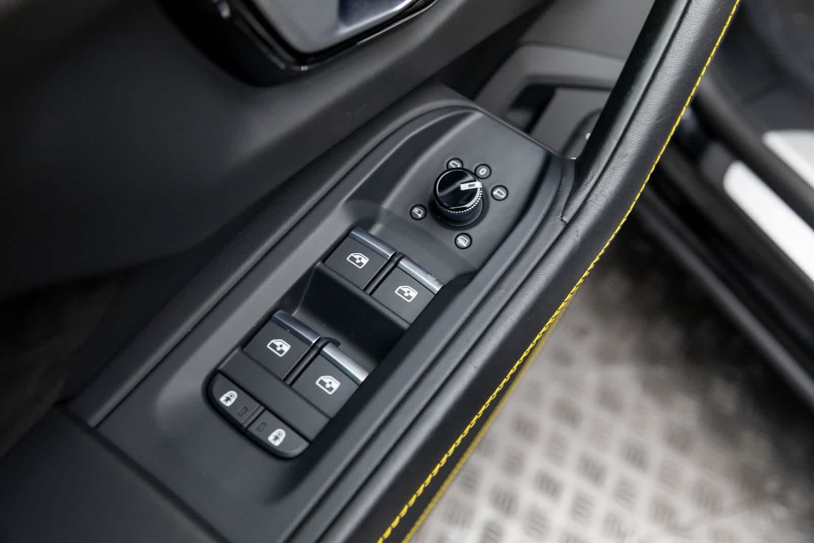 Thumbnail: 2022 Lamborghini Urus - 23