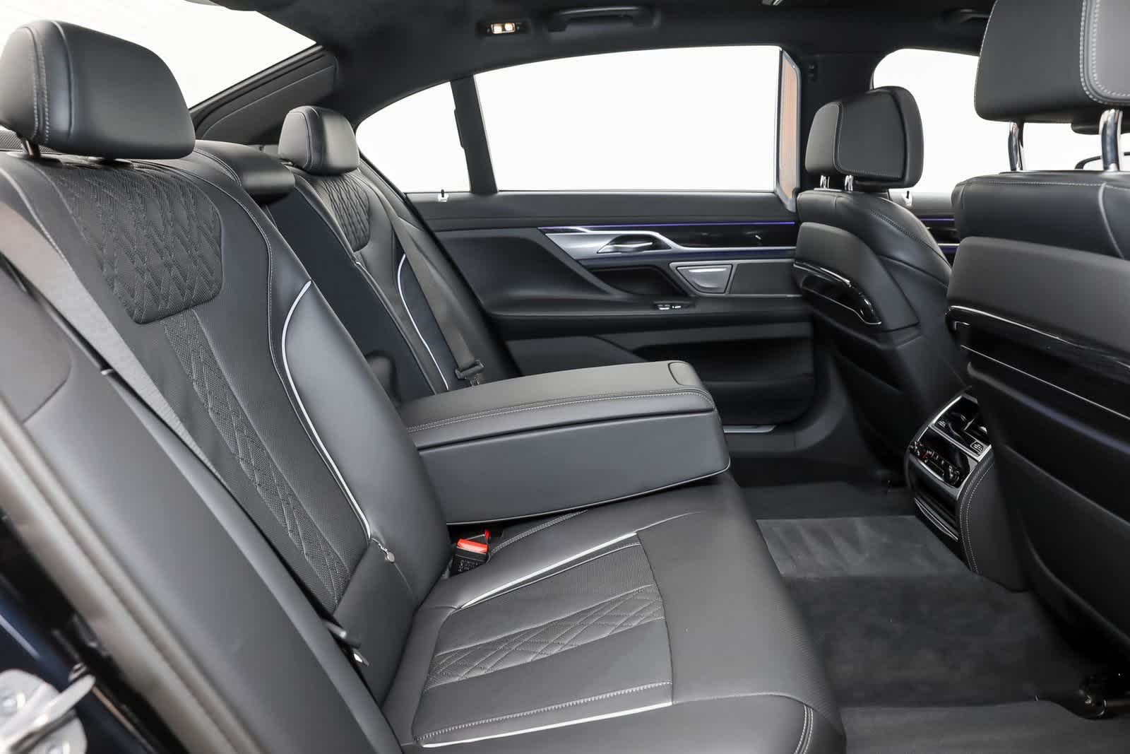Thumbnail: 2022 BMW 7 Series - 12