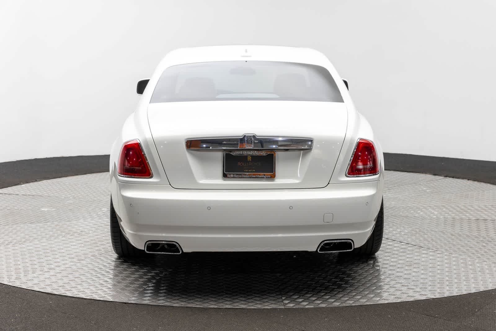 Thumbnail: 2011 Rolls-Royce Ghost - 3
