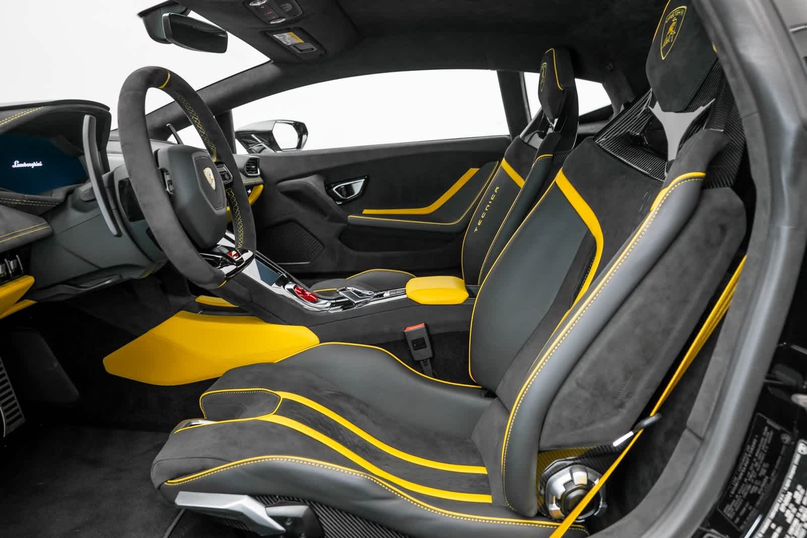 Thumbnail: 2024 Lamborghini Huracan - 10