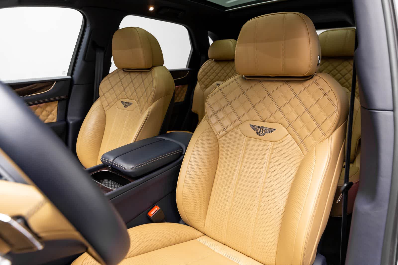 Thumbnail: 2021 Bentley Bentayga - 11