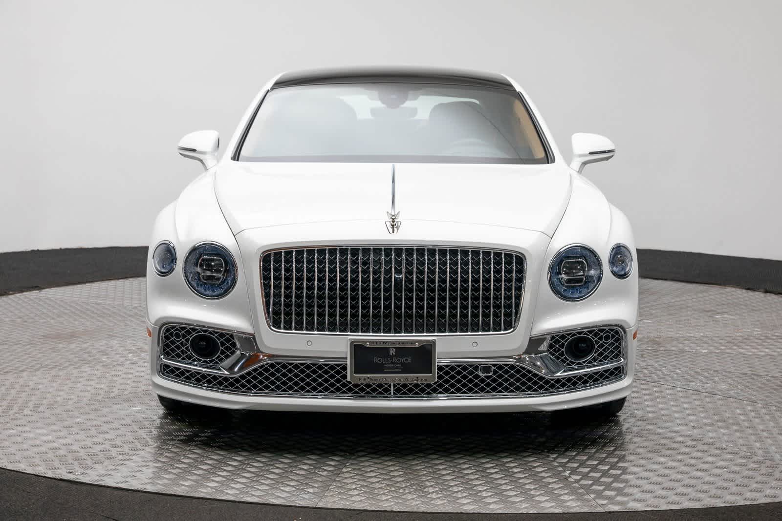 Thumbnail: 2023 Bentley Flying Spur - 6