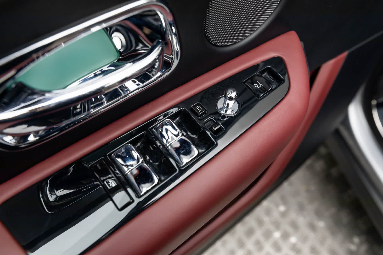 Thumbnail: 2022 Rolls-Royce Cullinan - 10