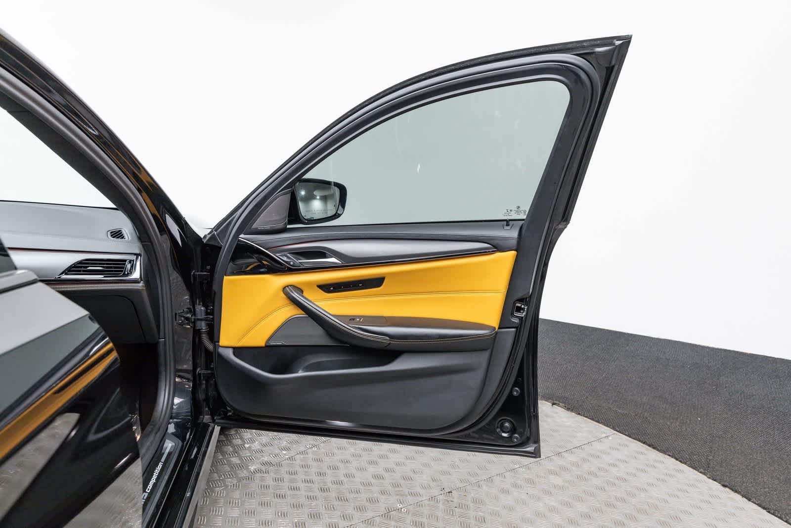 Thumbnail: 2023 BMW M5 - 47