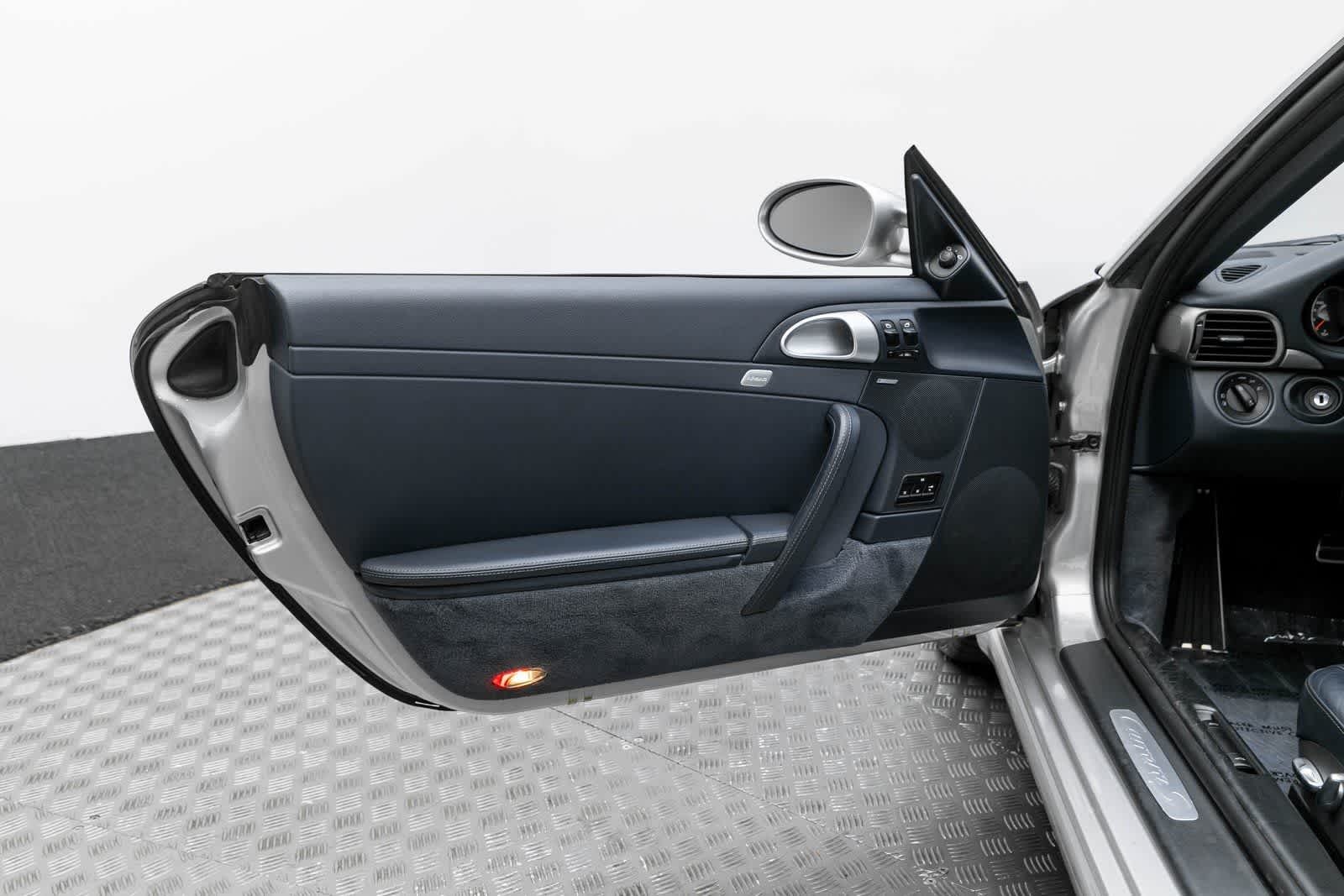 Thumbnail: 2007 Porsche 911 - 24