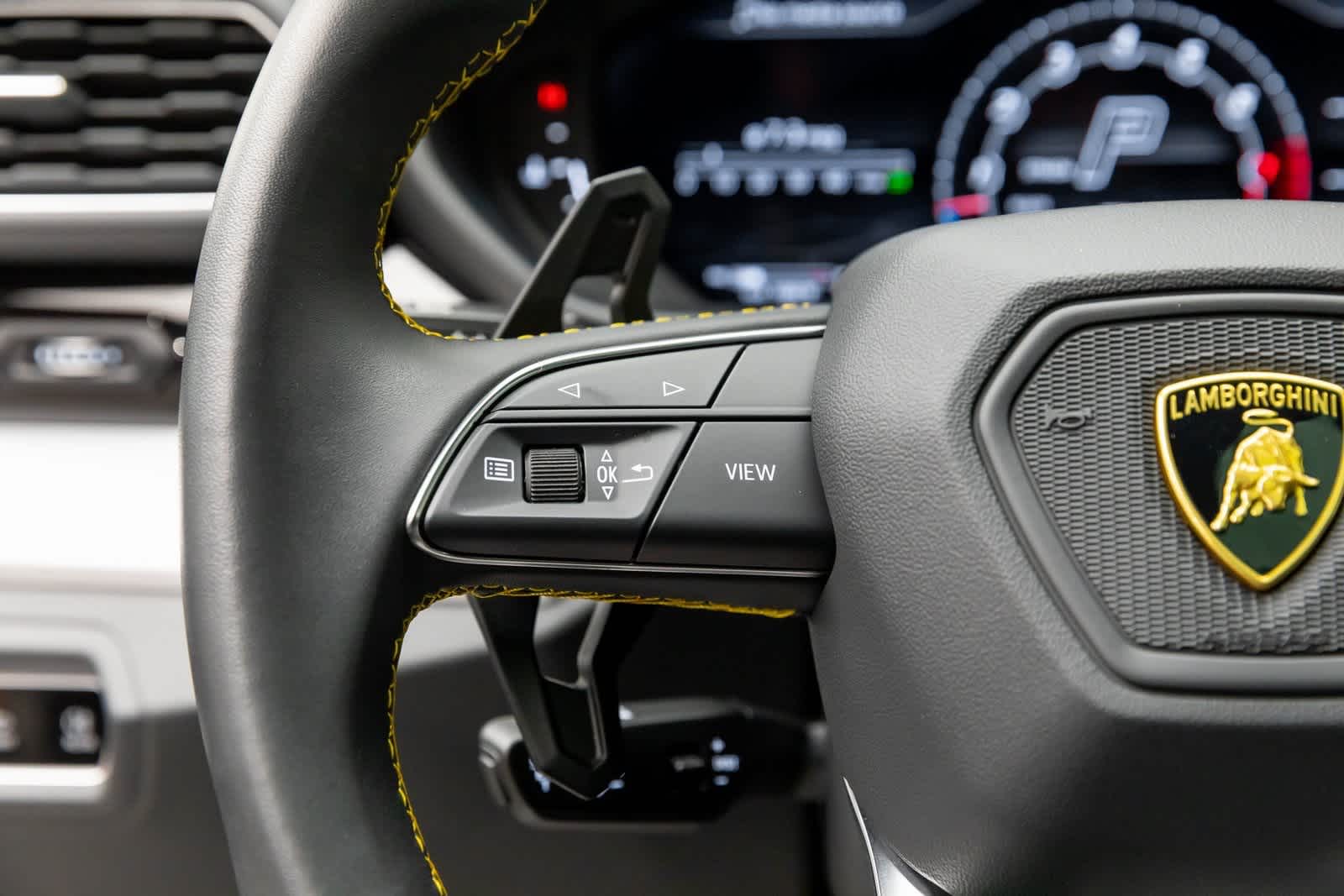 Thumbnail: 2022 Lamborghini Urus - 31