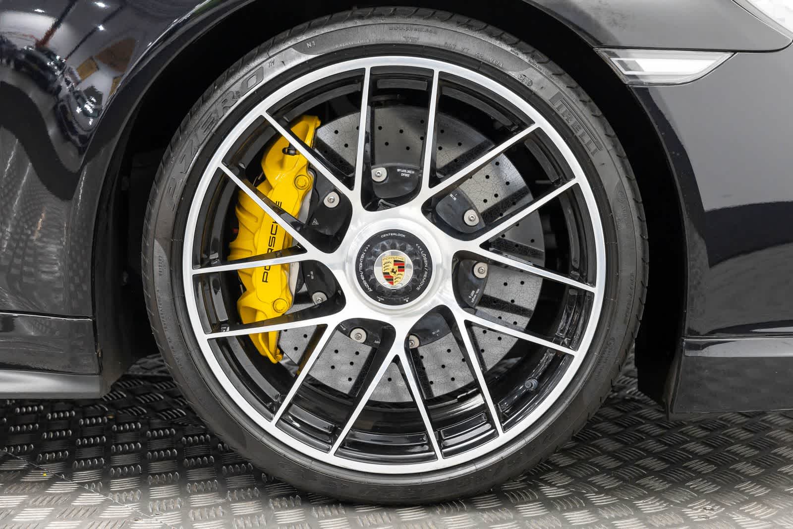 Thumbnail: 2019 Porsche 911 - 8