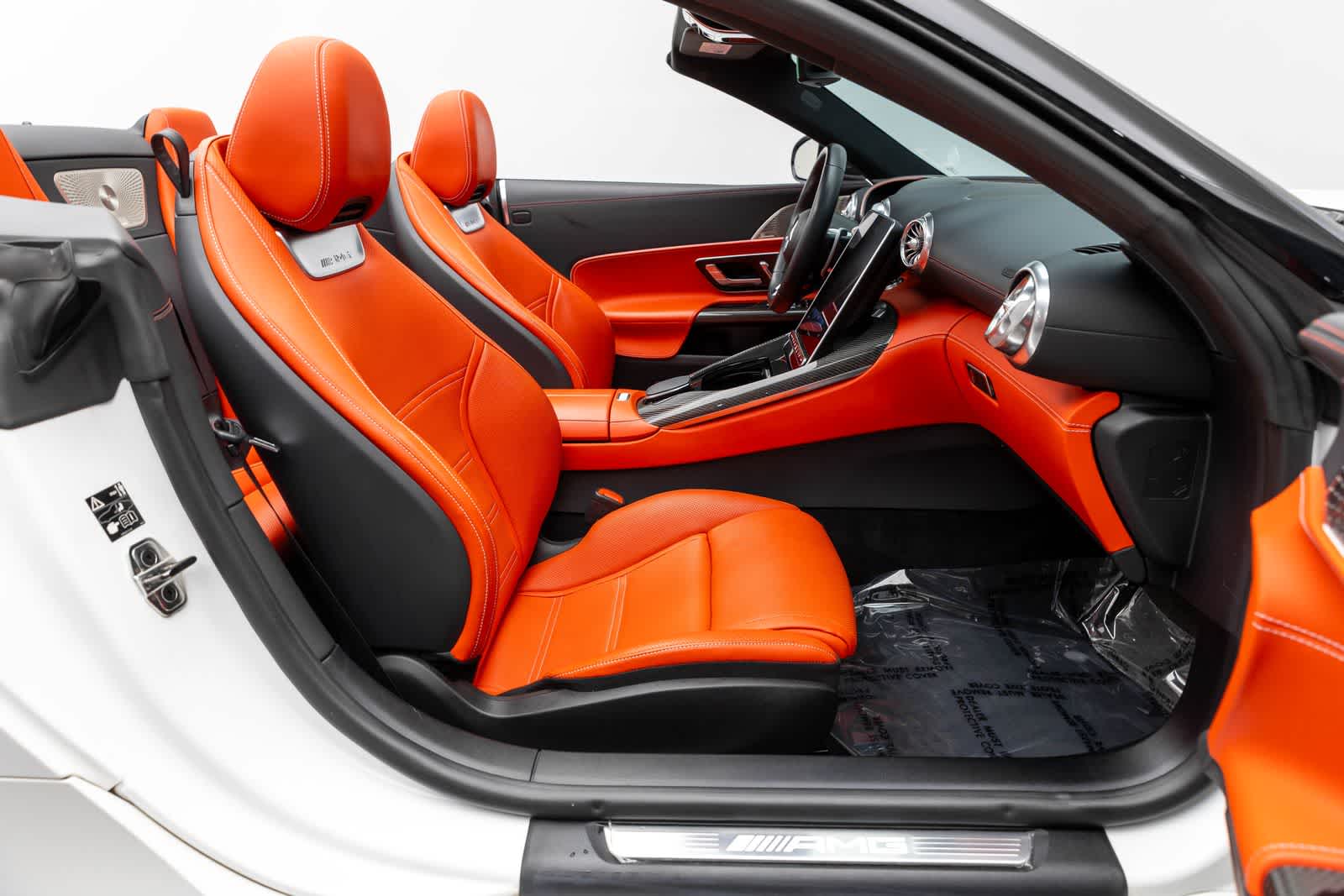 Thumbnail: 2022 Mercedes-Benz SL-Class - 16