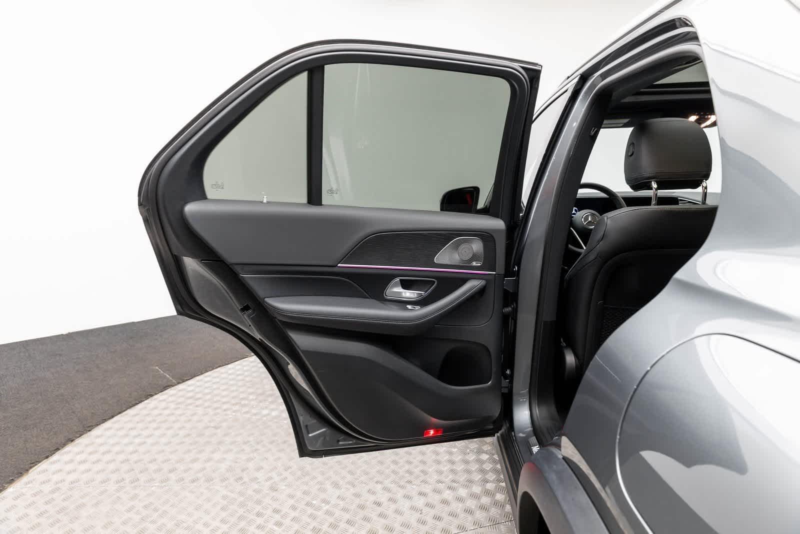 Thumbnail: 2025 Mercedes-Benz GLE - 38