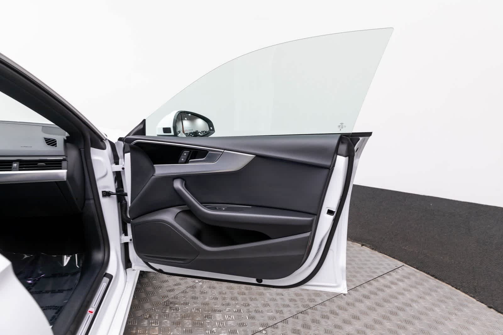 Thumbnail: 2025 Audi A5 - 40