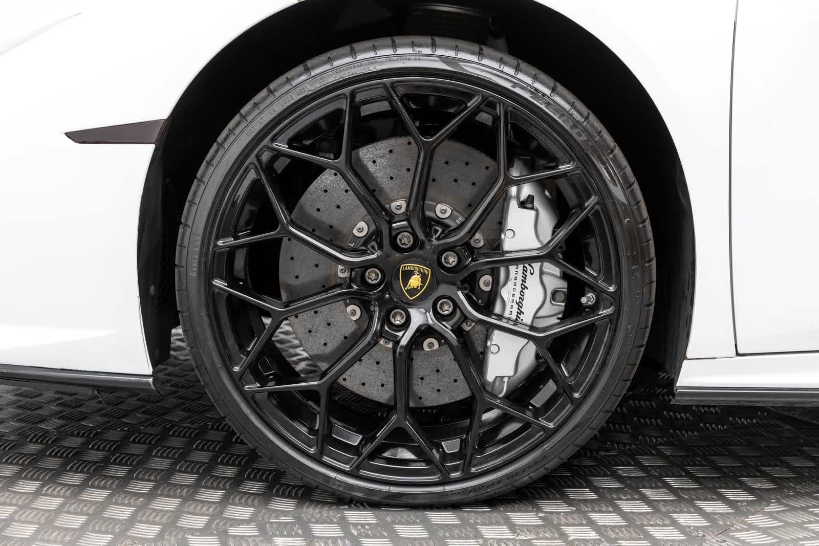 Thumbnail: 2020 Lamborghini Huracan - 7