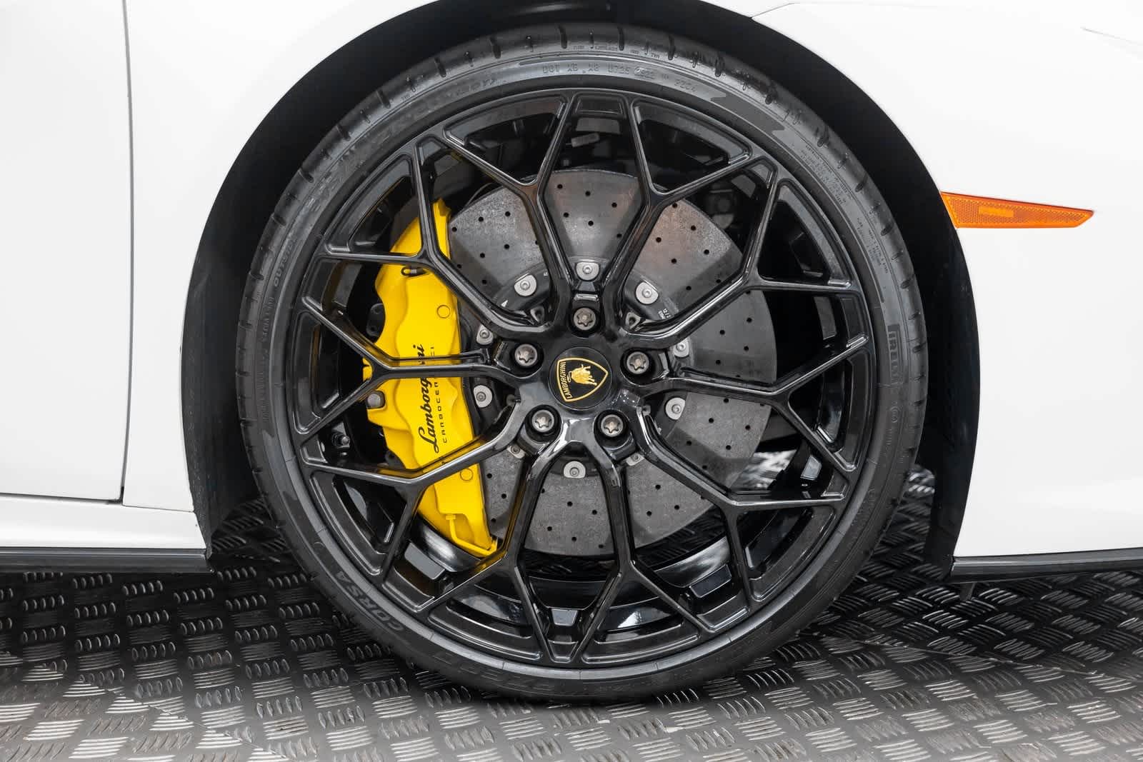 Thumbnail: 2022 Lamborghini Huracan - 48