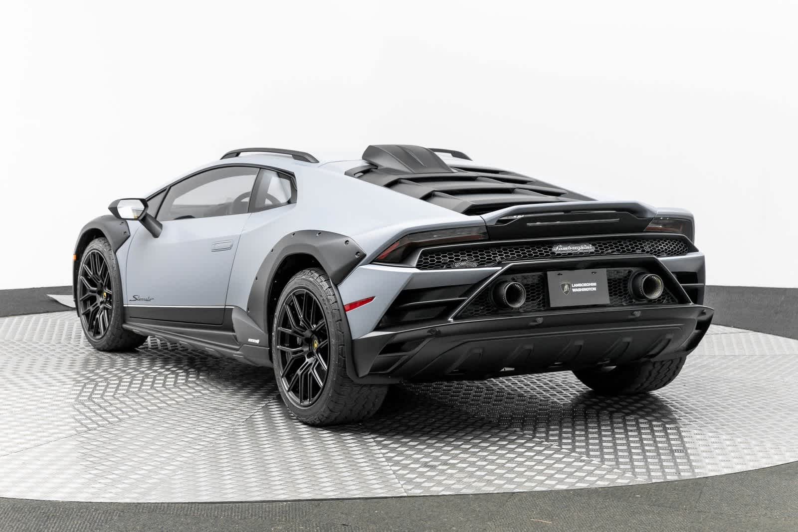 Thumbnail: 2024 Lamborghini Huracan - 4