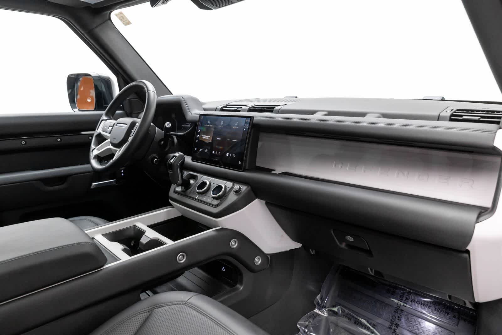 Thumbnail: 2025 Land Rover Defender - 43