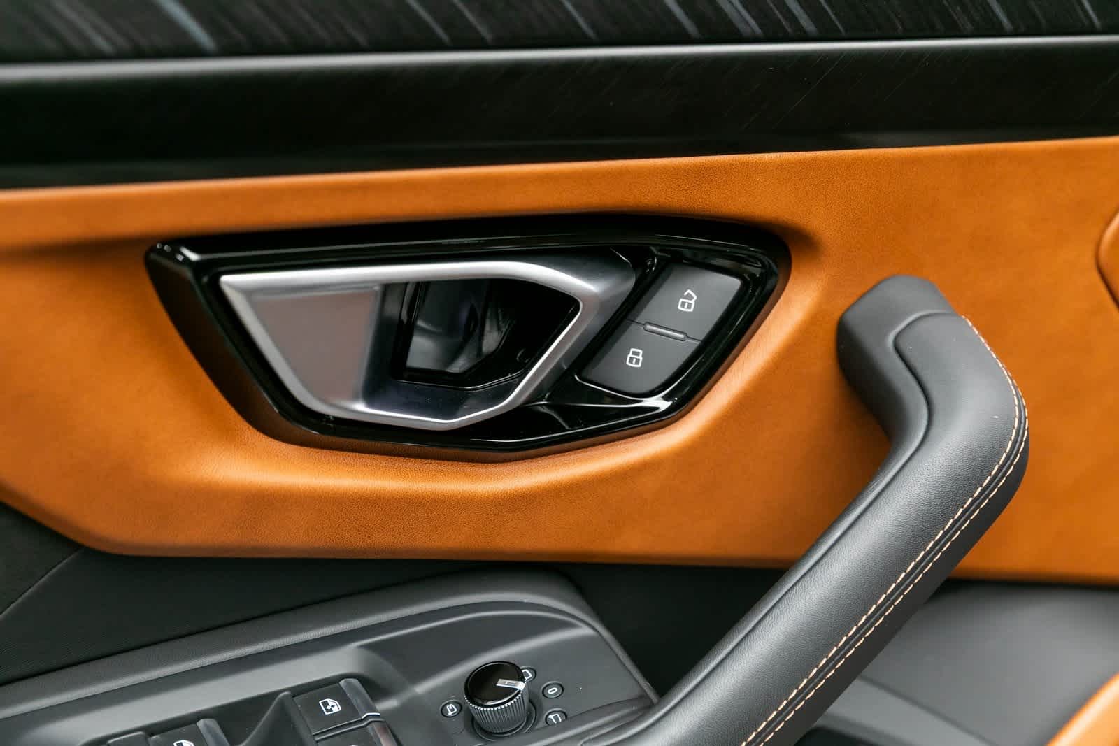 Thumbnail: 2022 Lamborghini Urus - 23